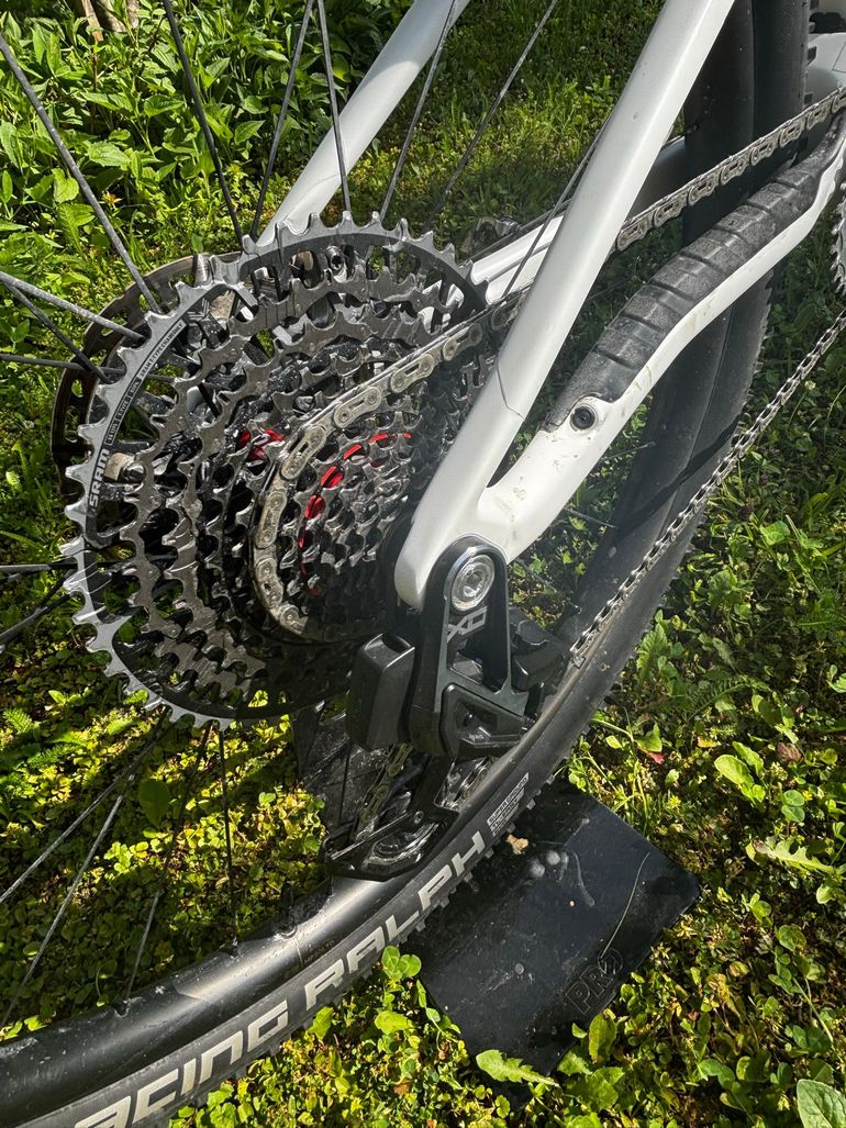 Used Orbea OIZ M-TEAM AXS 2024 2024 Mountainbike, Weiß, 29 — image 7 of 12