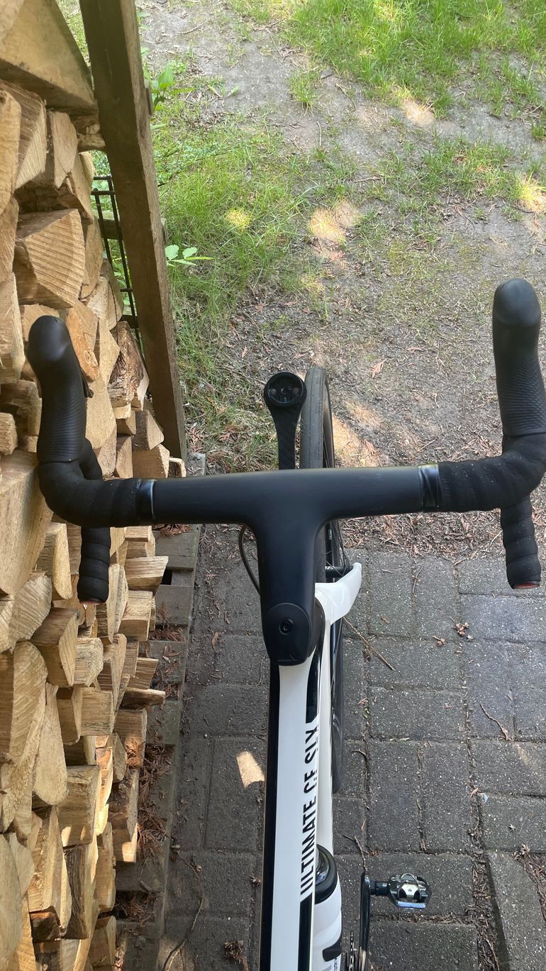 Used Canyon Ultimate CF SLX 8 Disc eTap 2021 2021 Road & Gravel — image 10 of 11