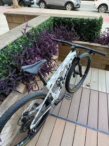 Used Trek Trek Supercaliber Gen 1 Custom 2022 Mountainbike — image 5 of 17