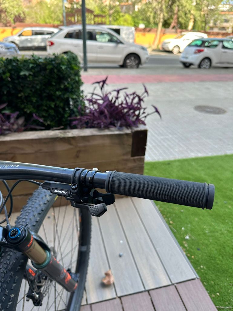 Used Trek Trek Supercaliber Gen 1 Custom 2022 Mountainbike — image 6 of 17