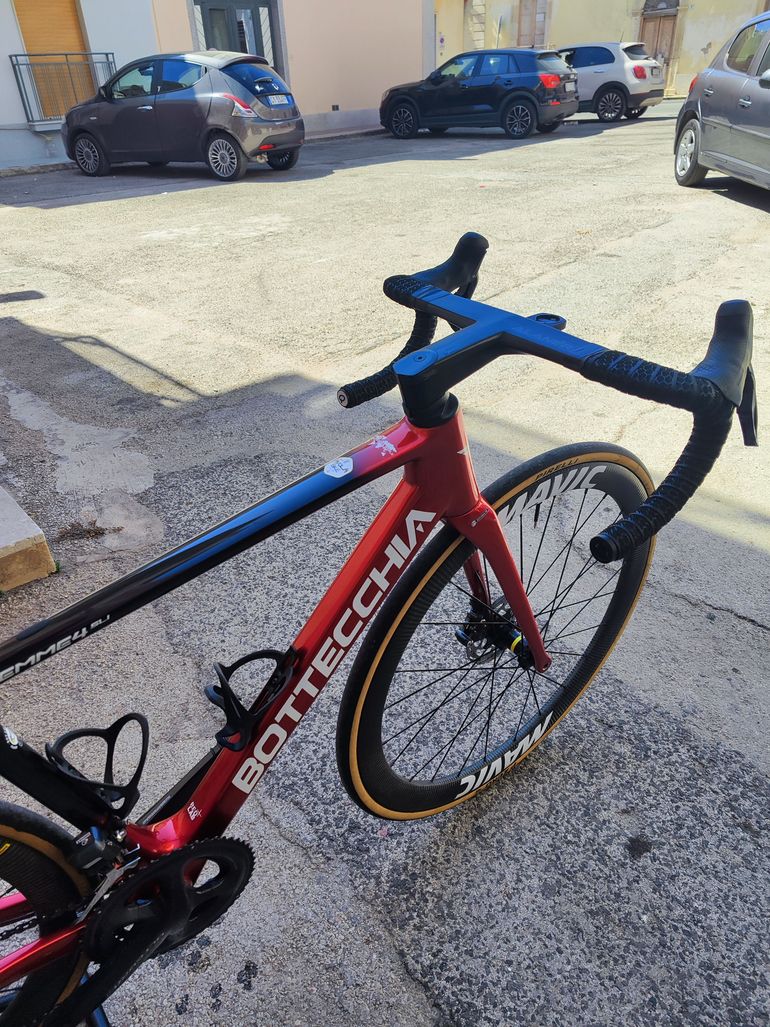 Used Bottecchia Emme4 Superlight 2024 2024 Road & Gravel, Rot — image 4 of 6