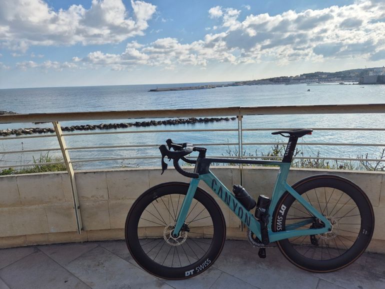 Used Canyon Aeroad CF SLX 7 Disc eTap 2022 2022 Road & Gravel, Green — image 5 of 5
