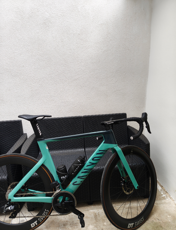 Used Canyon Aeroad CF SLX 7 Disc eTap 2022 2022 Road & Gravel, Green — image 2 of 5