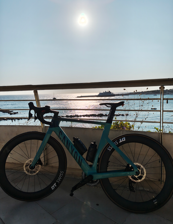 Used Canyon Aeroad CF SLX 7 Disc eTap 2022 2022 Road & Gravel, Green — image 3 of 5