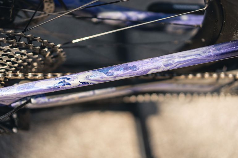 Used Rocky Mountain Altitude Carbon 70 2021 2021 Mountainbike, Purple, 27.5, 29 — image 9 of 26