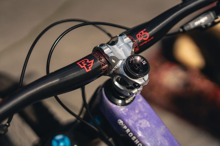 Used Rocky Mountain Altitude Carbon 70 2021 2021 Mountainbike, Purple, 27.5, 29 — image 3 of 26