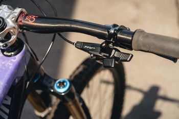 Used Rocky Mountain Altitude Carbon 70 2021 2021 Mountainbike, Purple, 27.5, 29 — image 4 of 26