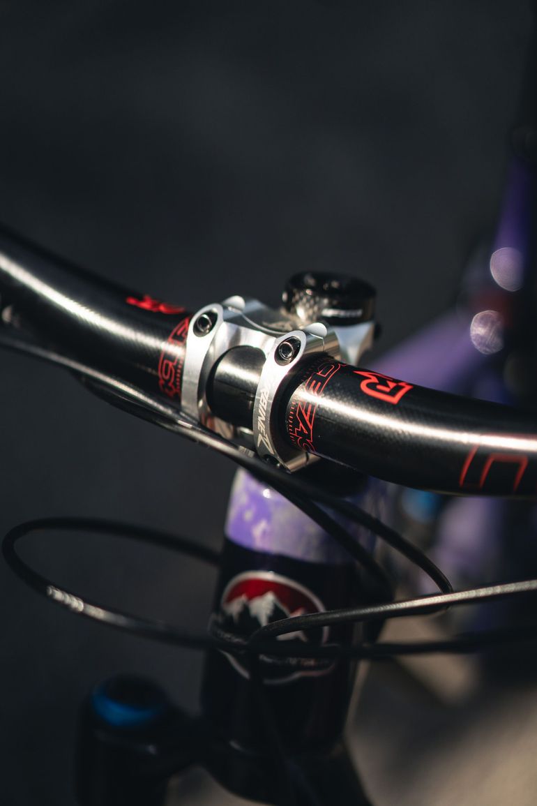 Used Rocky Mountain Altitude Carbon 70 2021 2021 Mountainbike, Purple, 27.5, 29 — image 12 of 26