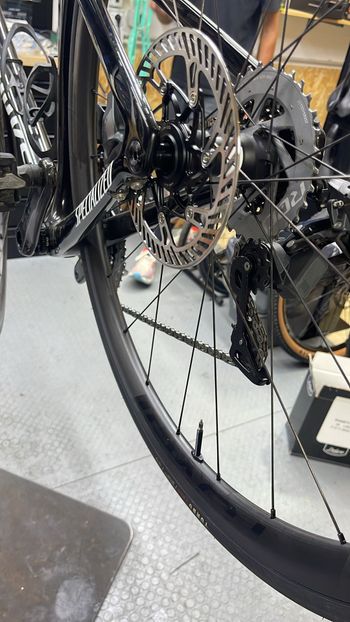 Gebrauchtes Specialized Tarmac SRAM Force eTap AXS 2023 Road & Gravel, Schwarz — Bild 5 von 5