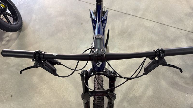 Gebrauchtes Berria Mako Shimano SLX 2024 Mountainbike, Blau — Bild 6 von 9
