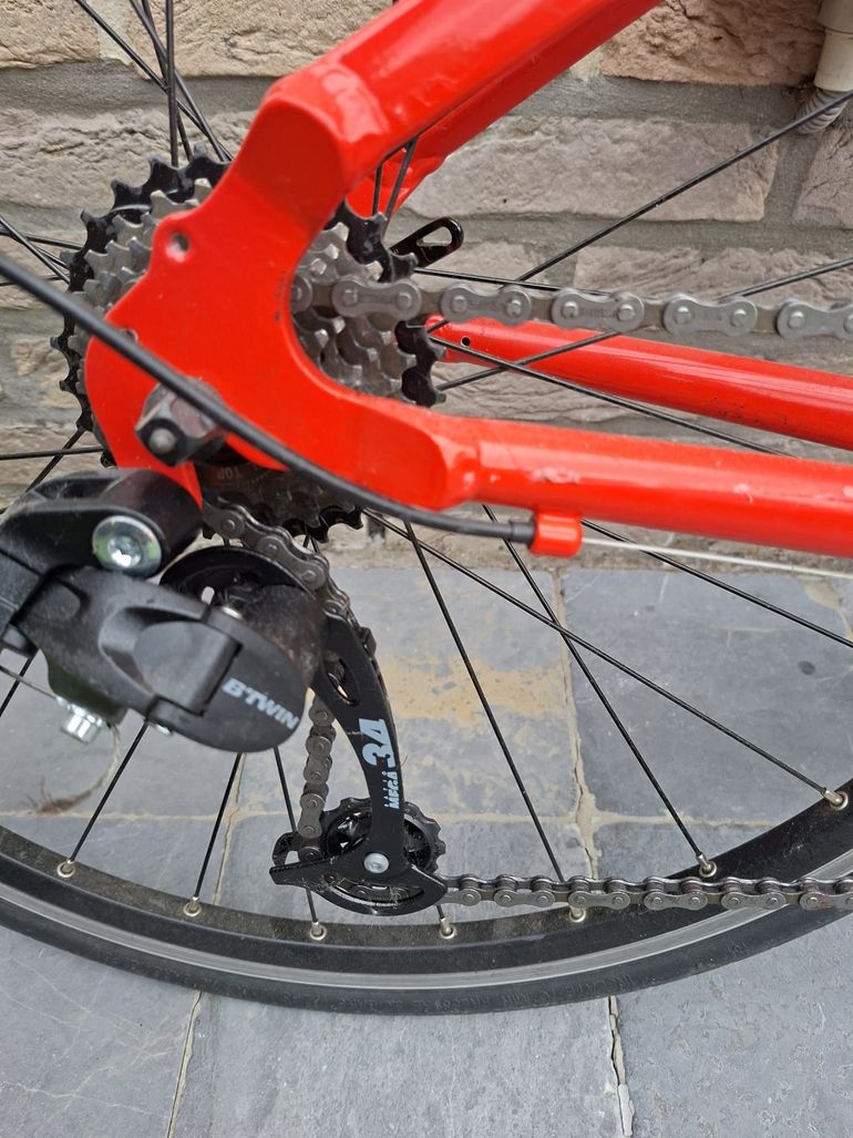 Used TRIBAN RC100 Road Bike 2020 2020 Road & Gravel, Red — image 2 of 3