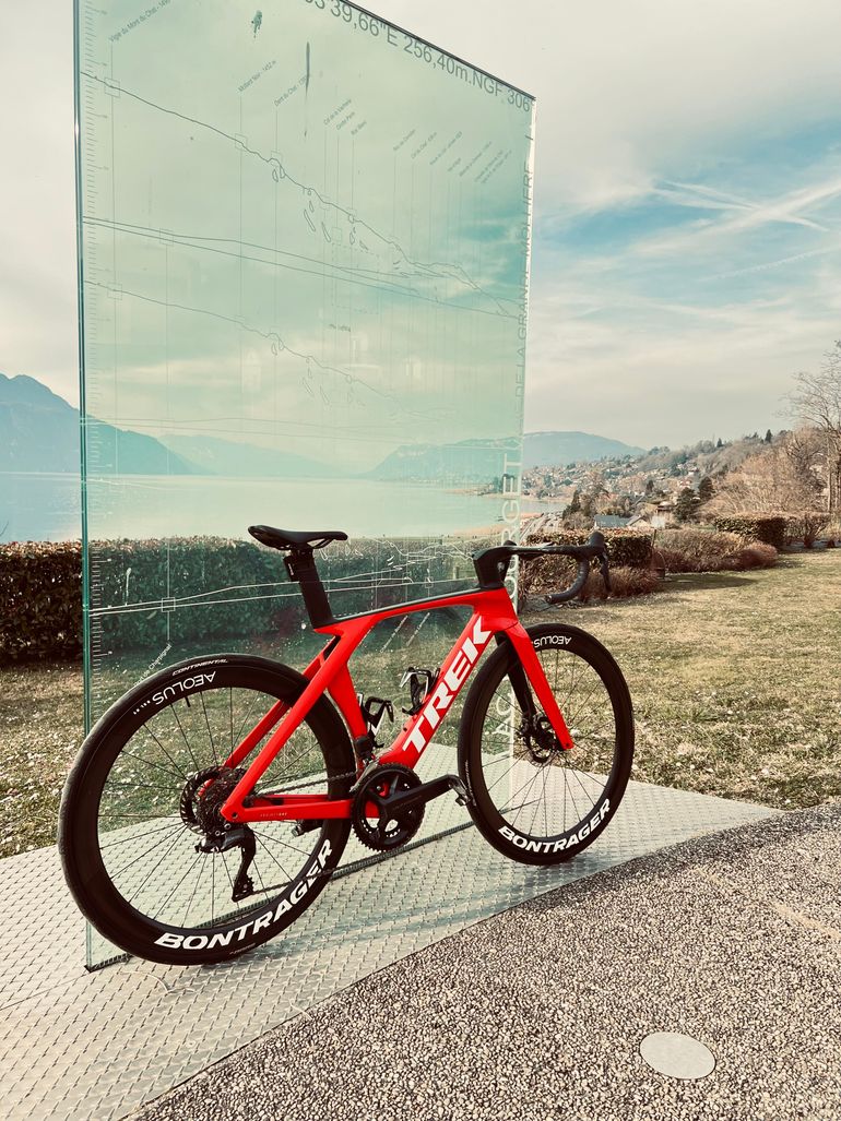 Used Trek Madone SLR 6 Gen 7 2024 2024 Road & Gravel, Rot — image 2 of 3