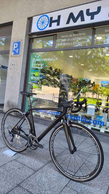 Used Specialized Tarmac Comp 2016 2016 Road & Gravel, Black — image 2 of 13