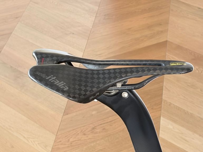 Used Pinarello DOGMA F DURA ACE Di2 Disc 2023 2023 Road & Gravel, Black — image 4 of 7