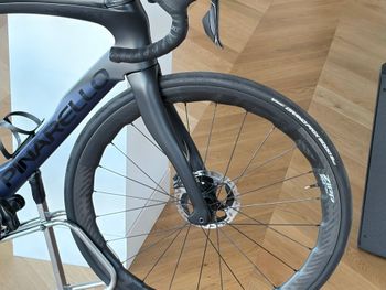 Used Pinarello DOGMA F DURA ACE Di2 Disc 2023 2023 Road & Gravel, Black — image 6 of 7