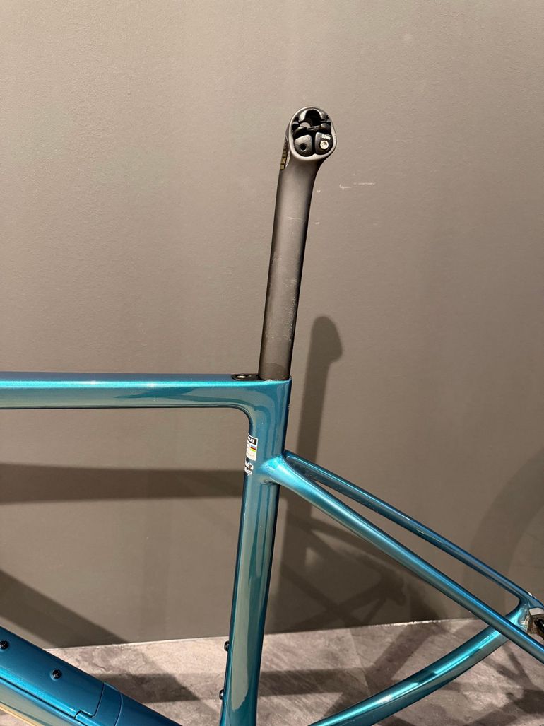 Used Enve Fray Premium RED 2025 Frameset 2025 Road & Gravel — image 8 of 11
