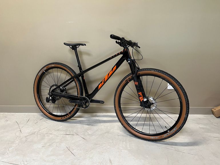 Used KTM Myroon Shimano Deore XT 2025 Mountainbike, Black — image 1 of 3