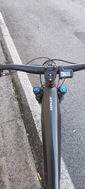 Used Santa Cruz HECKLER S 29 / Carbon C 2024 2024 Mountainbike, Black, 29, 27.5 — image 7 of 8