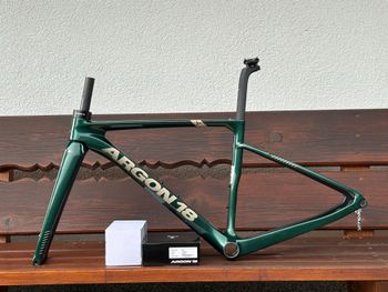 Used Argon 18 Sum racing green Argon 18 Sum racing green Custom Frameset 2025 Road & Gravel — image 10 of 15