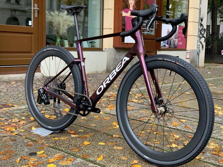 Used Canyon Grail CF SLX 8 AXS 2025 2025 Road & Gravel, Black — image 13 of 15