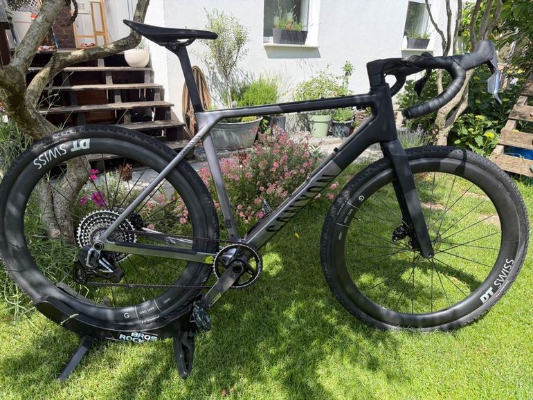 Used Canyon Grail CF SLX 8 AXS 2025 2025 Road & Gravel, Black — image 1 of 15
