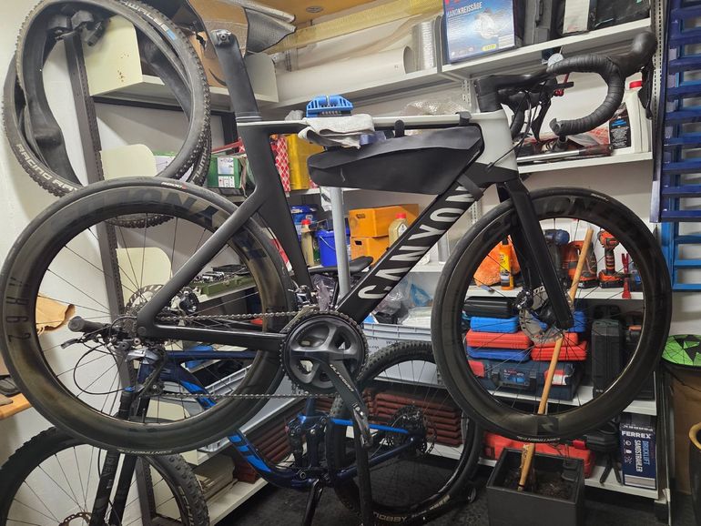 Used Canyon Aeroad CF SL 8 Disc 2021 2021 Road & Gravel — image 7 of 7