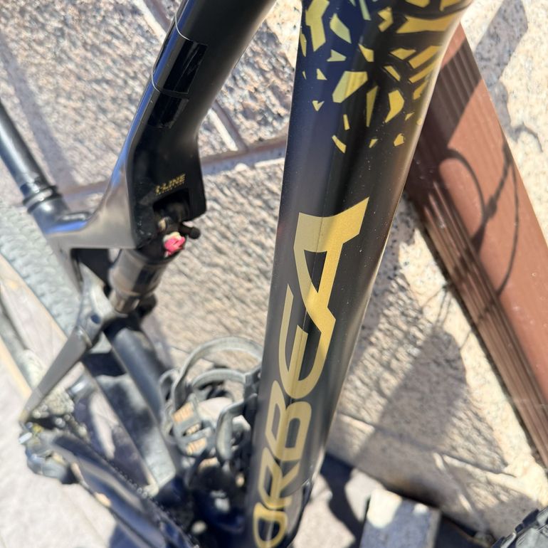 Used Orbea oiz Custom Shimano Deore XT 2022 Mountainbike, Black — image 8 of 8