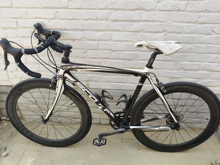 Used Scott Addict Team 2011 2011 Road & Gravel — image 1 of 8