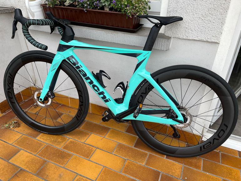 Used Bianchi Oltre Comp Ultegra Di2 2024 2024 Road & Gravel, Blue — image 8 of 9