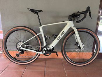Used CUBE NUROAD HYBRID C:62, RACE 400X 2026 2026 Road & Gravel — image 3 of 14