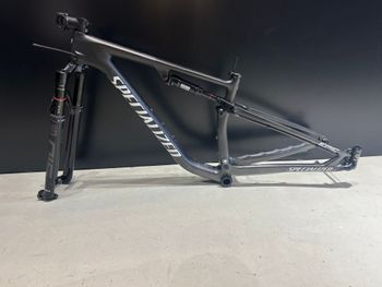 Used Specialized Epic Frameset 2023 Mountainbike, Schwarz — image 2 of 11