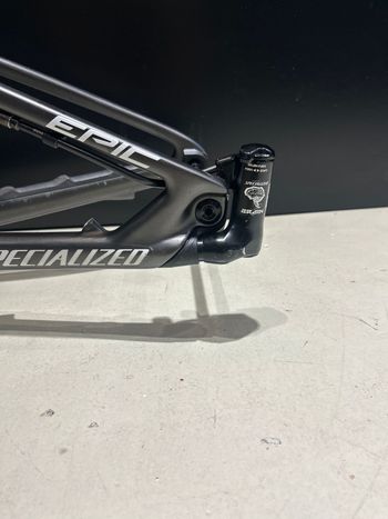 Used Specialized Epic Frameset 2023 Mountainbike, Schwarz — image 10 of 11