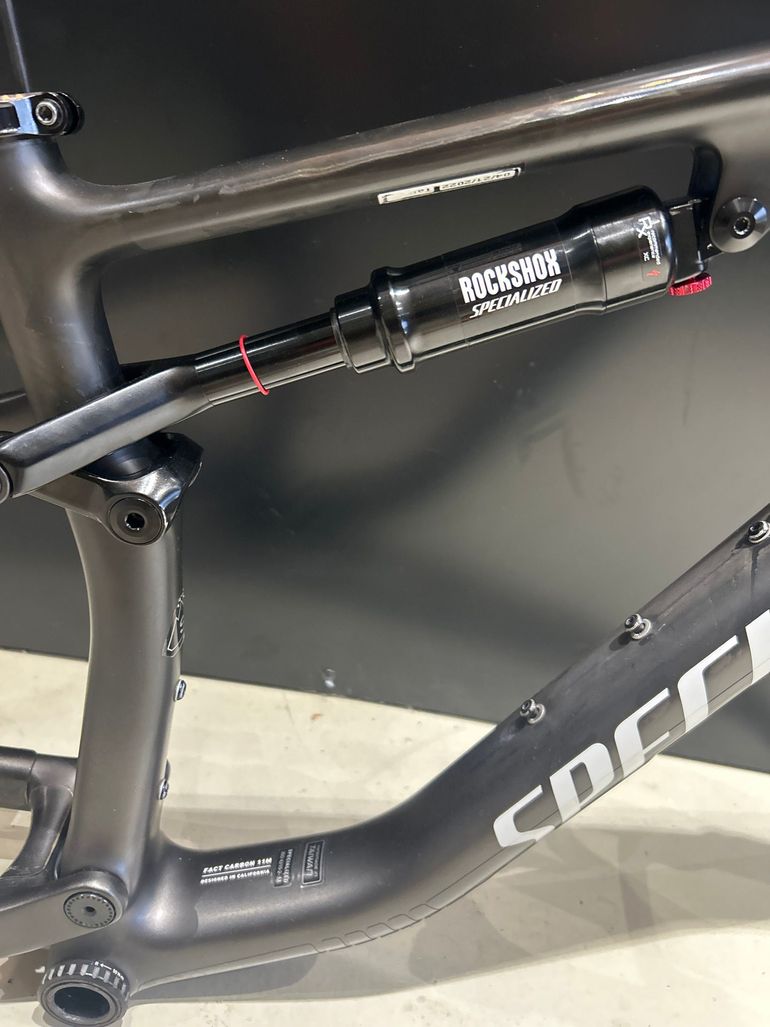 Used Specialized Epic Frameset 2023 Mountainbike, Schwarz — image 4 of 11