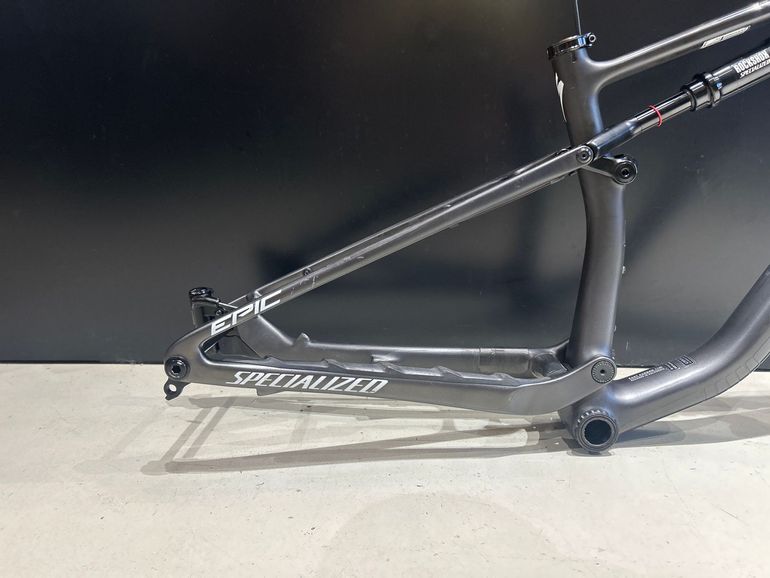 Used Specialized Epic Frameset 2023 Mountainbike, Schwarz — image 3 of 11