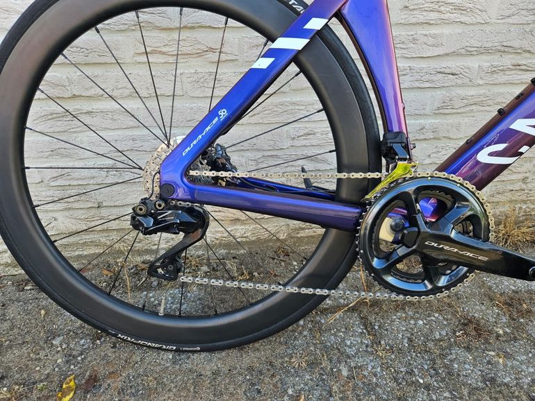Used Canyon Aeroad CFR Di2 2024 2024 Road & Gravel — image 2 of 5