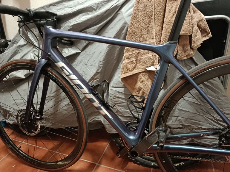 Used Giant TCR Advanced Pro Disc 0 AR 2024 Frameset 2024 Road & Gravel — image 2 of 5