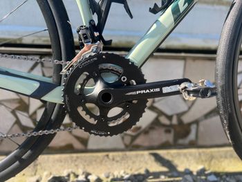 Used Giant Revolt, Advanced 2 2021 2021 Road & Gravel, Green — image 5 of 10