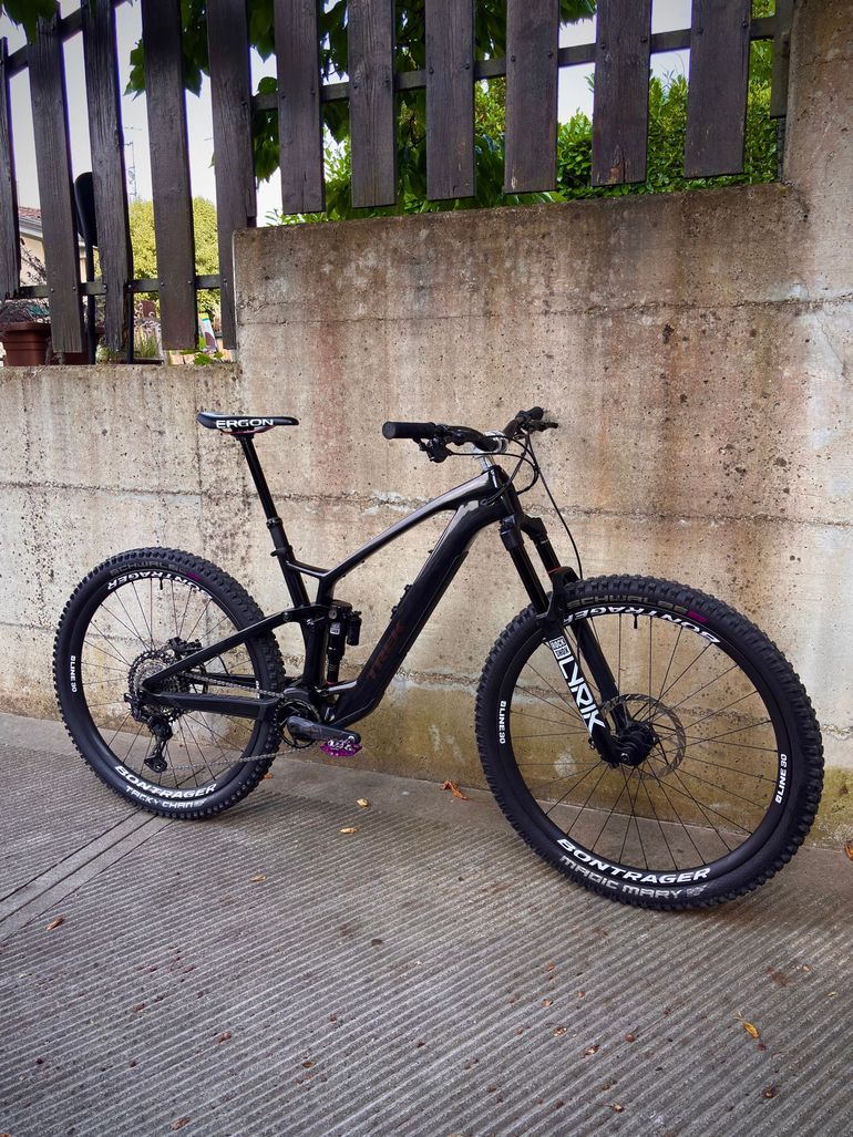 Used Trek Fuel EXe 9.8 GX AXS 2023 2023 Mountainbike, Schwarz — image 1 of 9