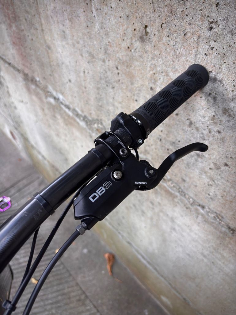 Used Trek Fuel EXe 9.8 GX AXS 2023 2023 Mountainbike, Schwarz — image 7 of 9