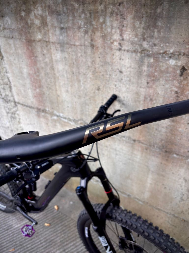 Used Trek Fuel EXe 9.8 GX AXS 2023 2023 Mountainbike, Schwarz — image 8 of 9
