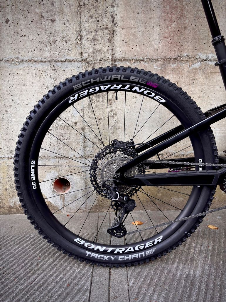Used Trek Fuel EXe 9.8 GX AXS 2023 2023 Mountainbike, Schwarz — image 3 of 9