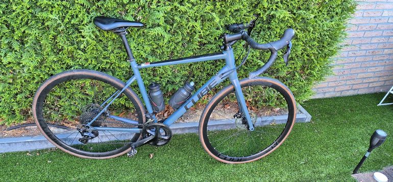 Used CUBE AXIAL WS RACE 2022 2022 Road & Gravel — image 1 of 4