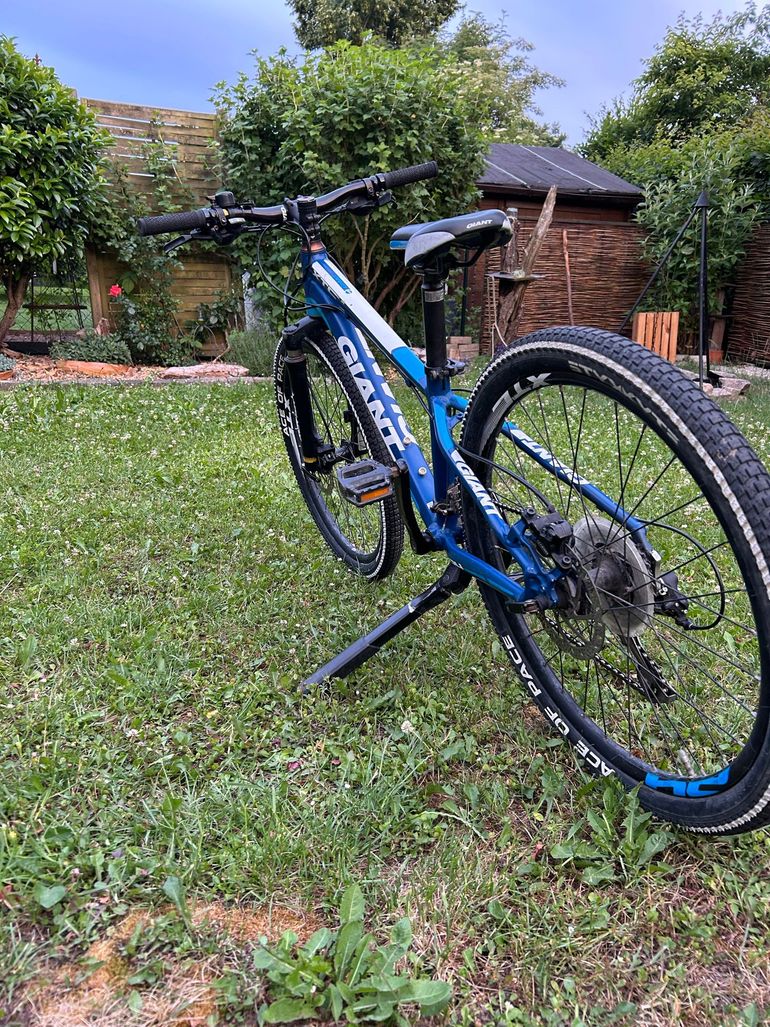 Used Giant XtC SL Jr 24 2017 2017 Youth, Blue — image 3 of 7
