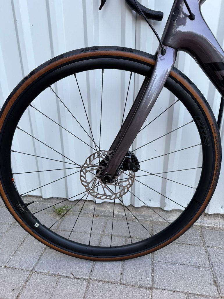 Used Giant Defy Advanced 1 2023 2023 Road & Gravel, Purple — image 6 of 17