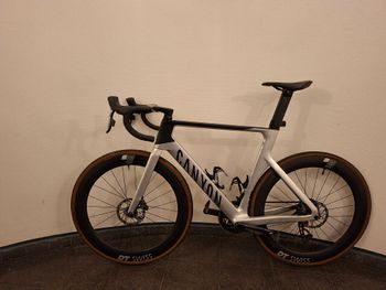 Used Canyon Aeroad CF SLX 8 Disc LTD 2023 2023 Road & Gravel — image 2 of 6