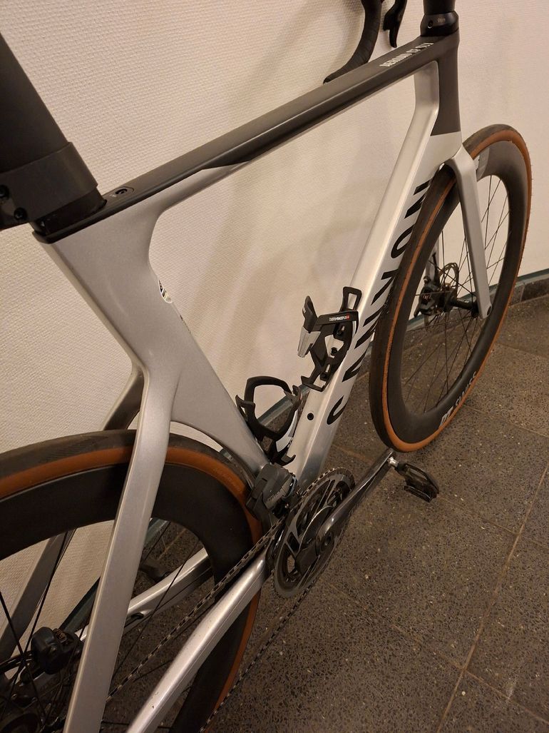 Used Canyon Aeroad CF SLX 8 Disc LTD 2023 2023 Road & Gravel — image 3 of 6