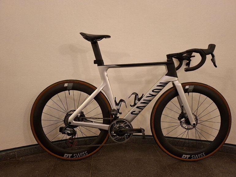 Used Canyon Aeroad CF SLX 8 Disc LTD 2023 2023 Road & Gravel — image 1 of 6