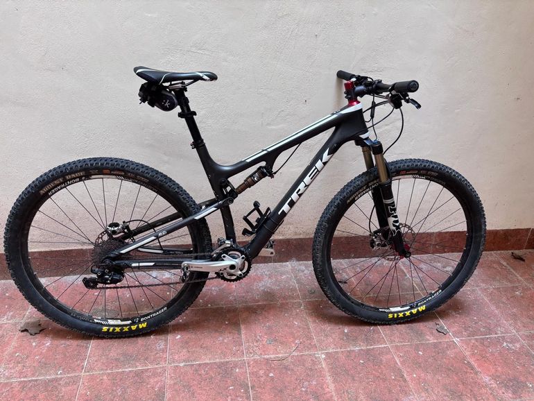 Used Trek Superfly FS 9.7 SL 2015 2015 Mountainbike — image 1 of 5