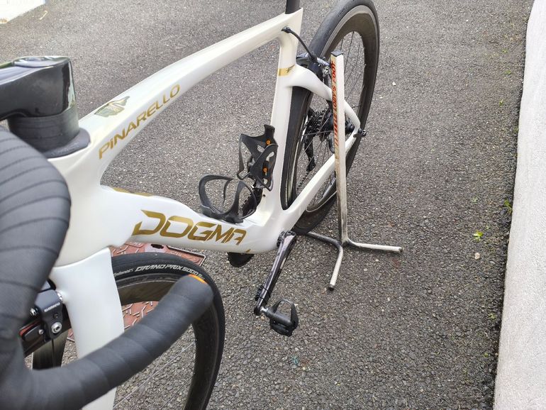 Used Pinarello DOGMA F DURA ACE Di2 Rim 2024 2024 Road & Gravel, White — image 2 of 5