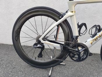 Used Pinarello DOGMA F DURA ACE Di2 Rim 2024 2024 Road & Gravel, White — image 3 of 5